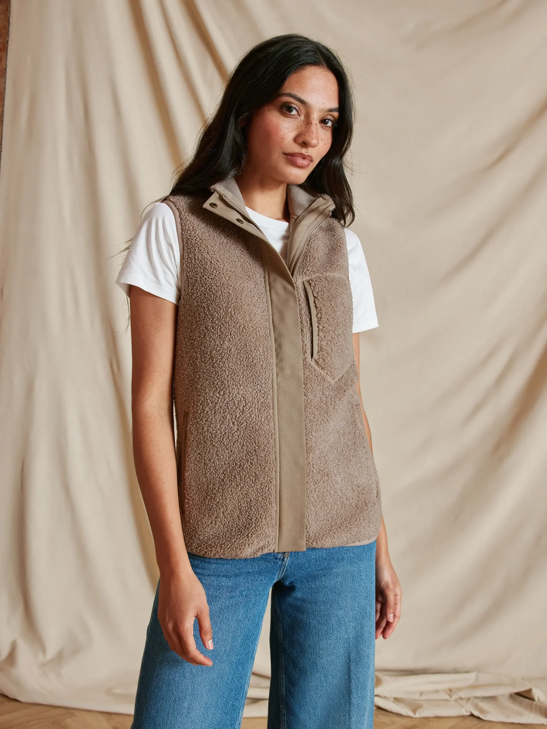 Fairfax & Favor Agnes Gilet - Fawn